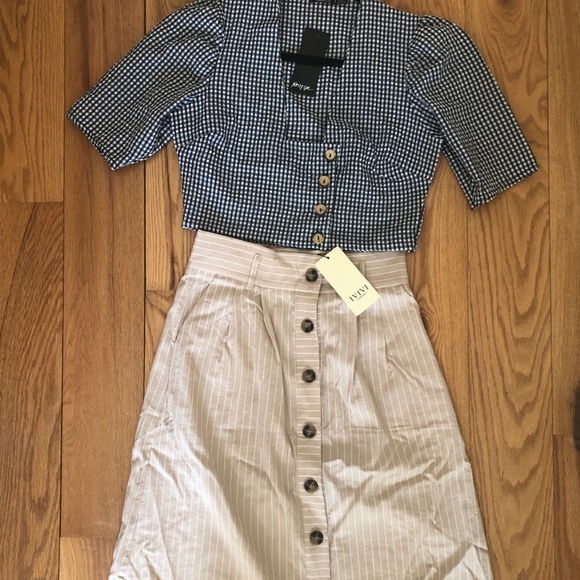 NWT Button Skirt - Picture 4 of 6